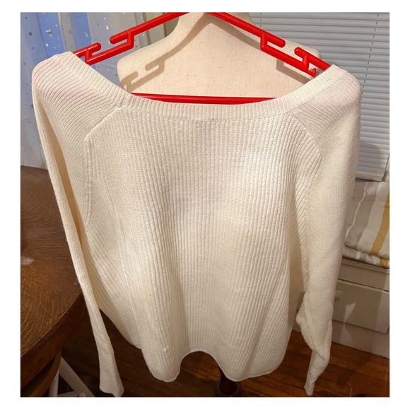 Victorias Secret LS scoop neck sweater, size large. Super cute with jeans. - Picture 2 of 4